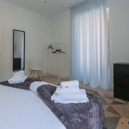 Palazzo Vignola By Apulia Apartament Bari